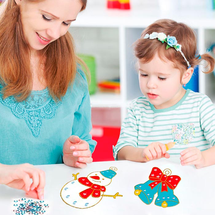 The Creative Set contains paints that dry naturally!
