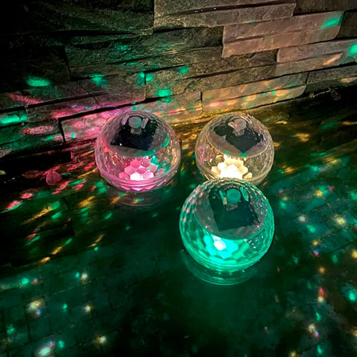 BallLamp, a waterproof and solar LED light that changes colours - Image 6