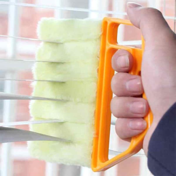 BlindsBrush – microfibre brush for cleaning both sides of blinds - Image 3