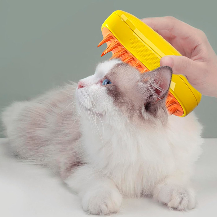 Brushy, electric pet brush with spray - Image 8