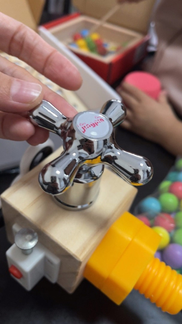 BusyCube, a 7-in-1 didactic toy that stimulates all areas of a child's development - Image 9