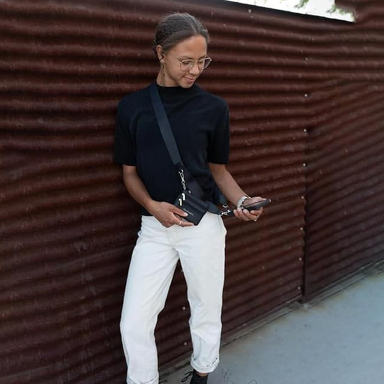 ClipGo, a strap to help you carry your phone - Image 5
