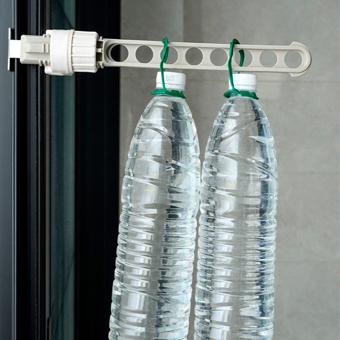 The hanger can be mounted on any object from 1.5 to 8.5 cm wide - on a door, balcony, shower glass, partition, etc.