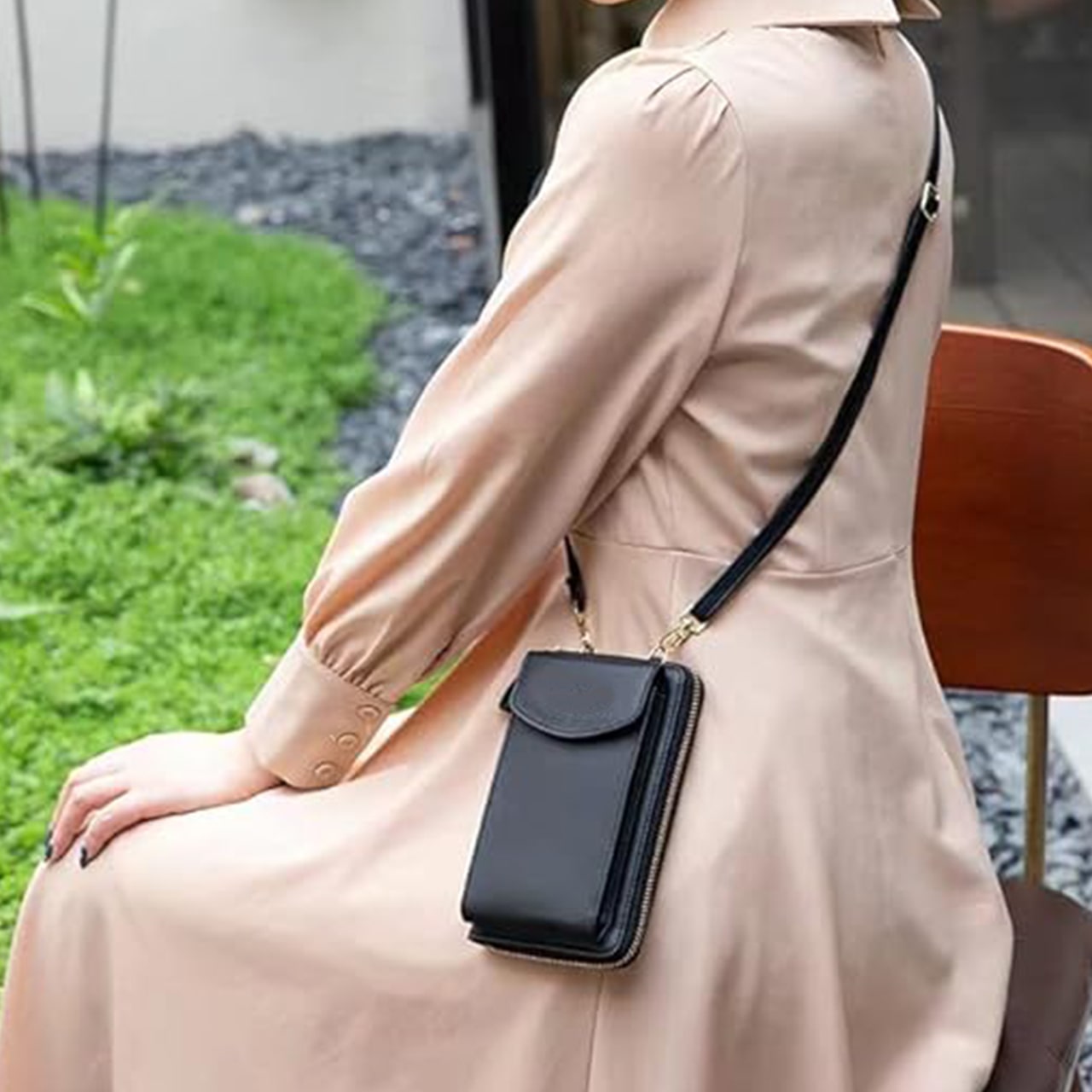 ClutchWallet, the minimalist women's handbag - Image 4