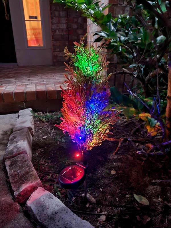 Cypress, a solar lamp in the shape of a cypress tree - Image 10