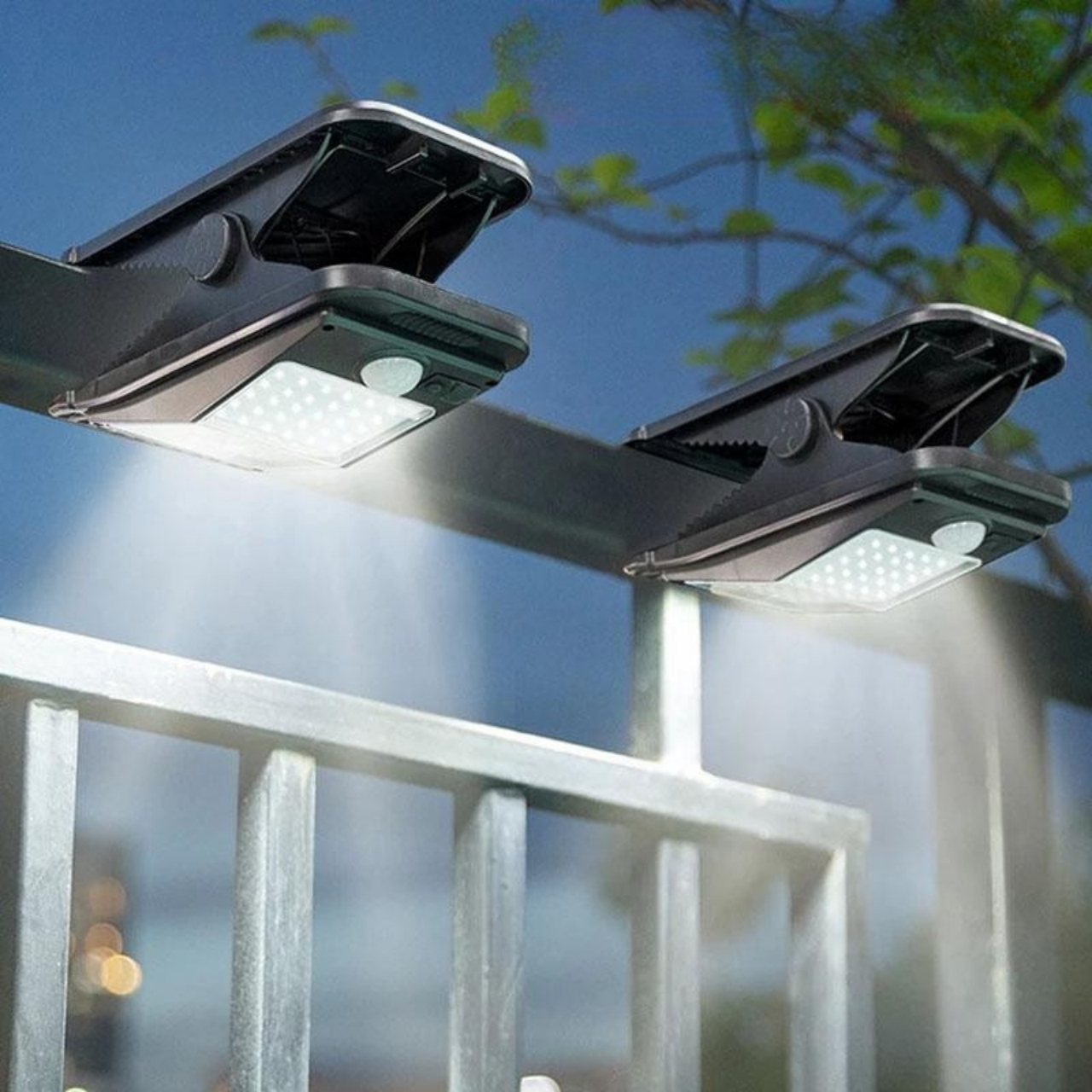 DeckClip, Solar Garden Light with Clip and Motion Sensor - Image 3