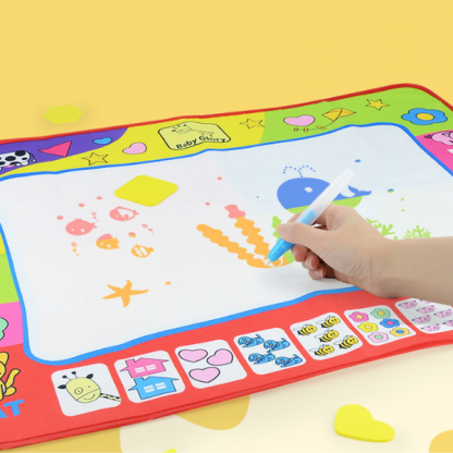 Simply fill the marker with water and start drawing - without any special preparations or accessories.