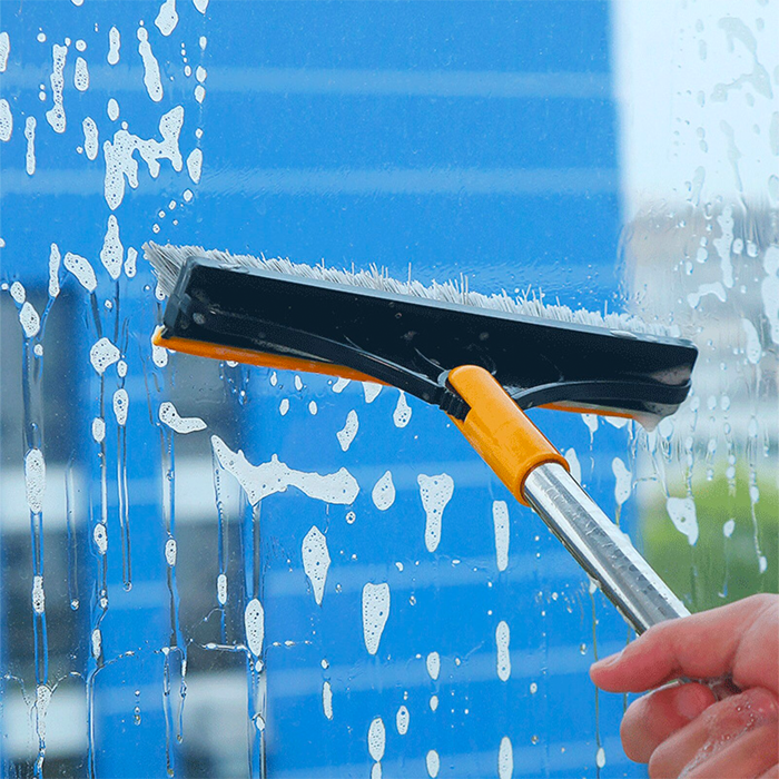 Dense and hard bristles remove the toughest and driest dirt