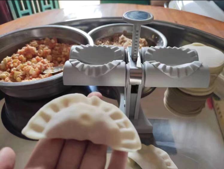 DumplingsMold, the kitchen gadget for making homemade wraps, dumplings and ravioli + FREE e-book - Image 7