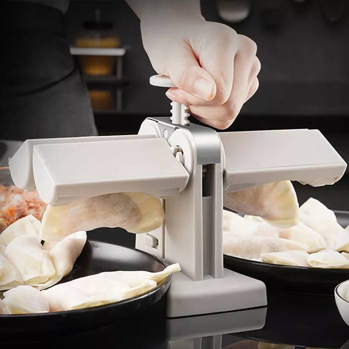 Easy to use - place the dough in a circle on the model, add the filling, push the handle and you have the perfect wrap, dumpling or ravioli!