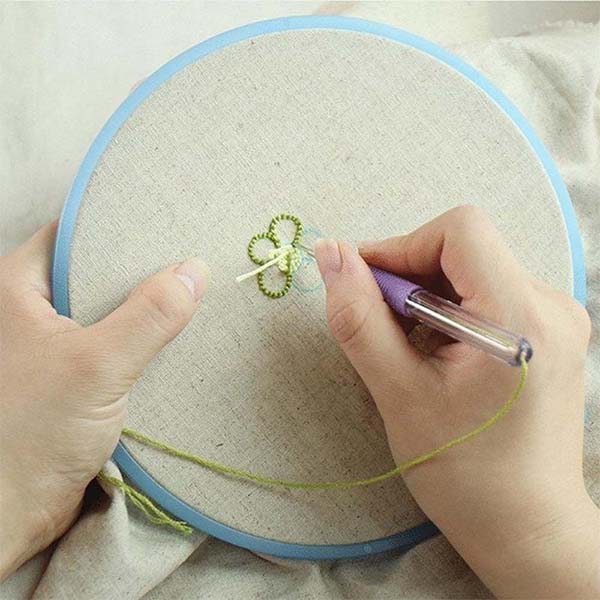EmbroideryKit, 136-piece set of threads and other common embroidery tools - Image 8