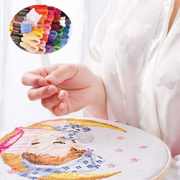 EmbroideryKit, 136-piece set of threads and other common embroidery tools - Image 10