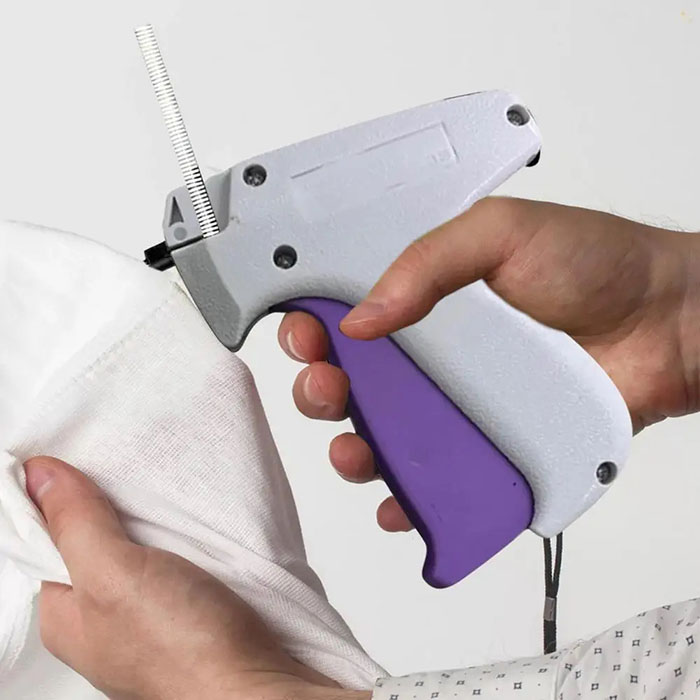 FixStich, the mini garment repair machine - Image 9