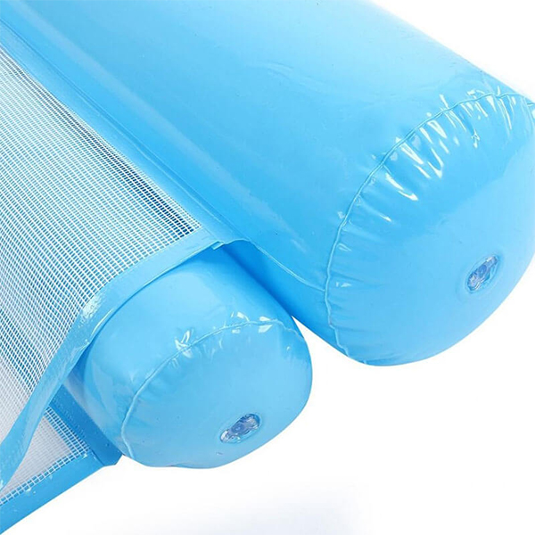 AN INFLATABLE CUSHION FOR THE PERFECT HOLIDAY