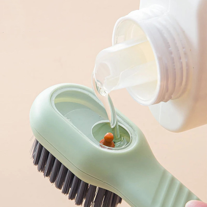 It allows you to thoroughly clean and care for your surfaces with a simple scrubbing!