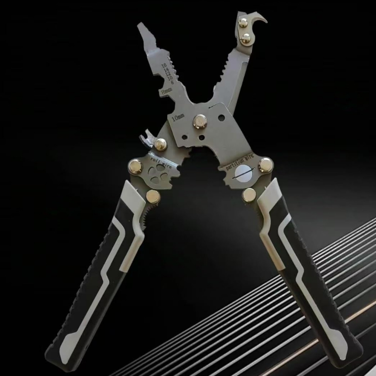 FoldStripper, multi-purpose wire cutter - Image 2