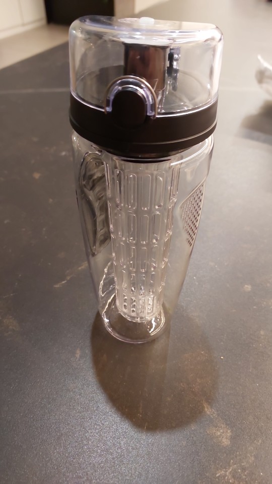FruitBottle, water bottle with infuser for fruit, herbs or tea (1000 ml) - Image 10