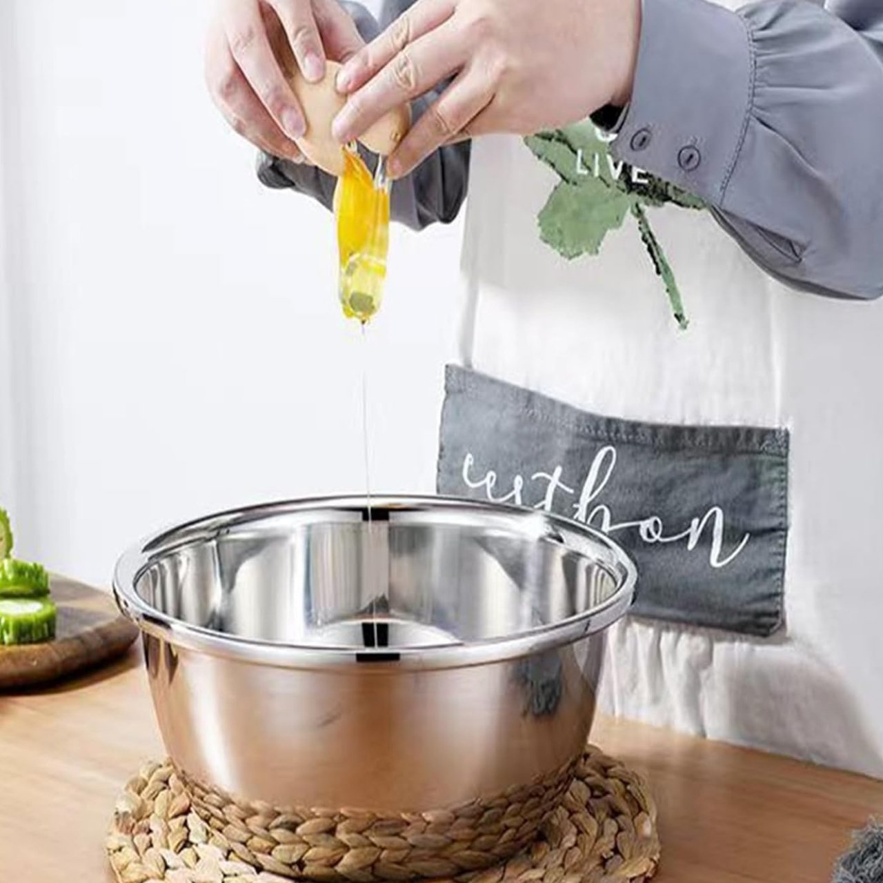 GraterBowl, 8-in-1 multi-purpose kitchen scraper with bowl - Image 2