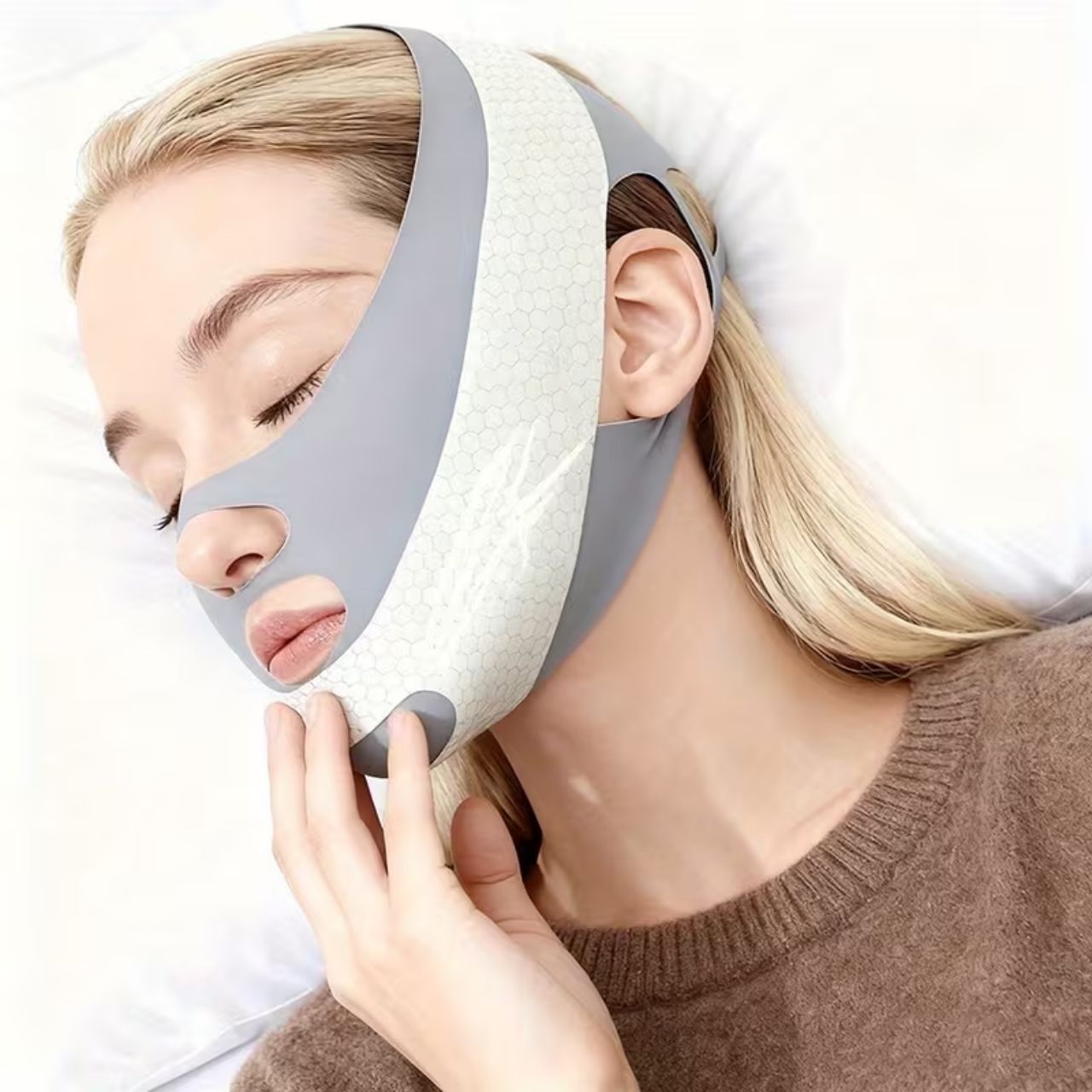 LiftFace, the face lifting tape - Image 5