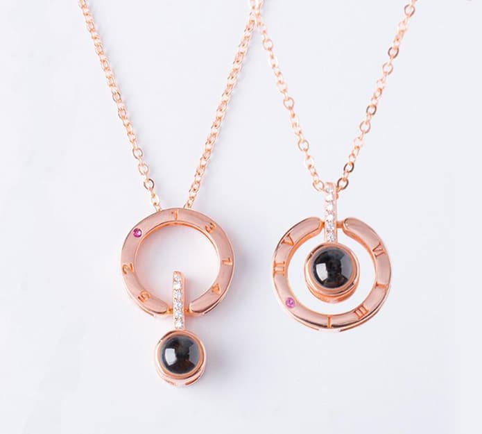 LoveStar necklace that says "I love you" in 100 languages - Image 3