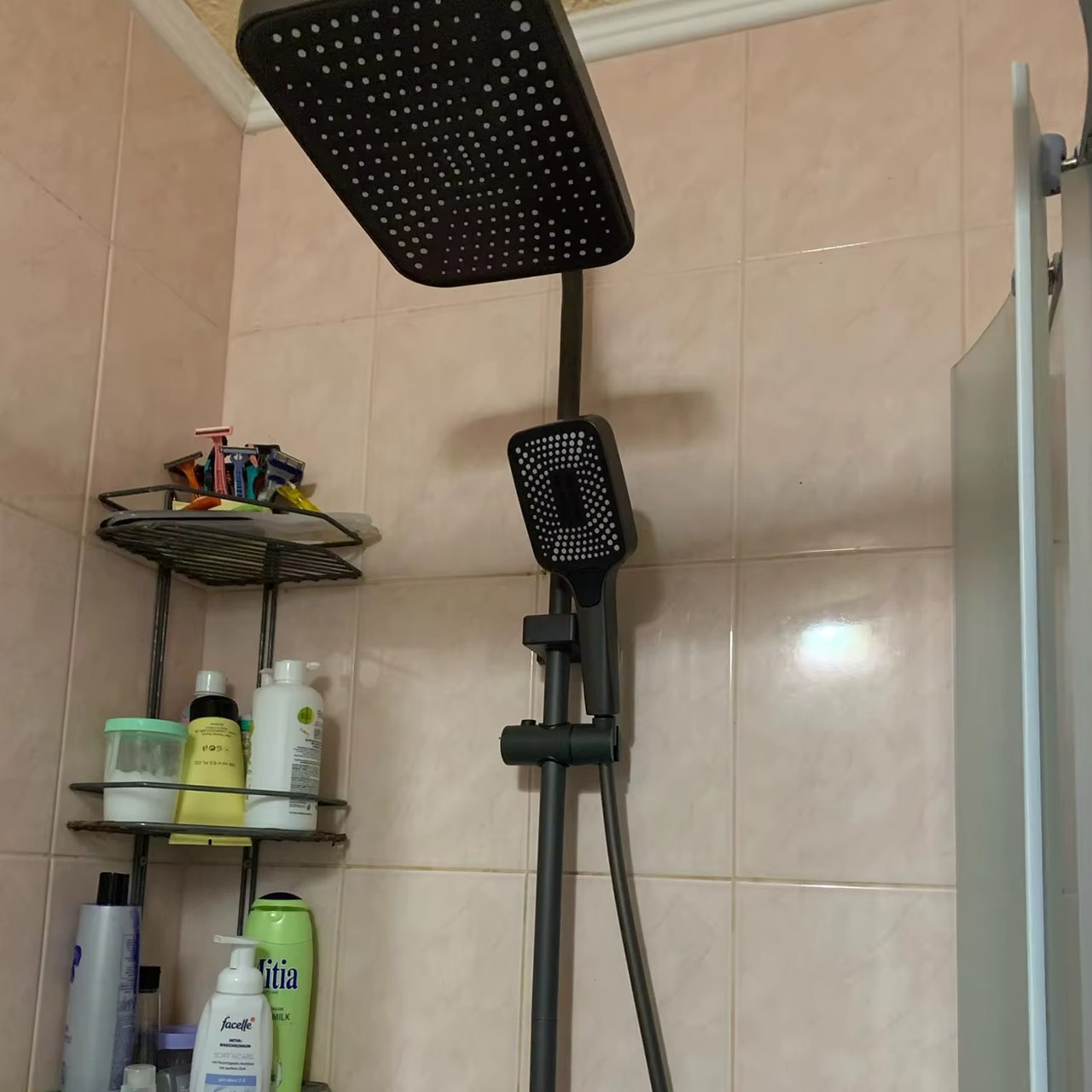 LuxShowerSet, luxury shower set with 3 different attachments - Image 3