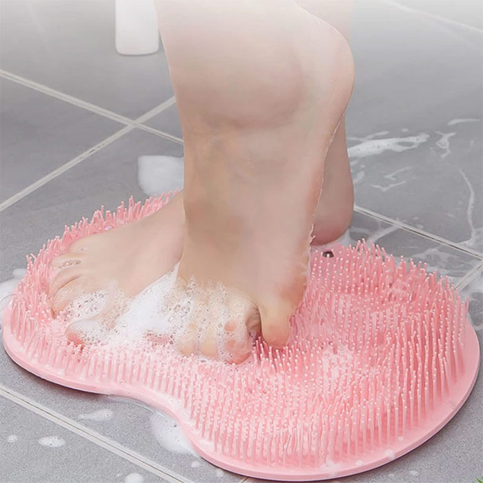 Non-slip design - the Wash and Massage Brush attaches securely to the surface with suction cups, allowing you to use it safely.