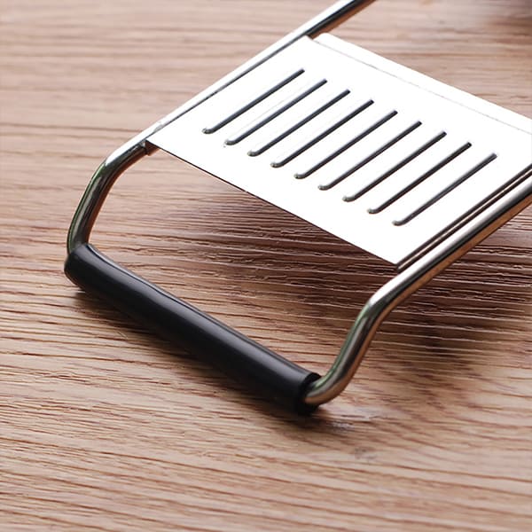 MultiSlicer, multi-purpose vegetable slicer with ergonomic handle and 3 different blades - Image 3