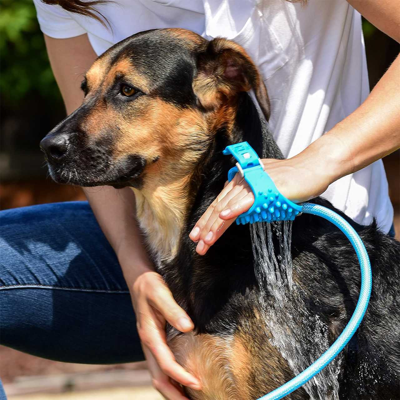 PawBath, multi-purpose massage brush for bathing pets - Image 2