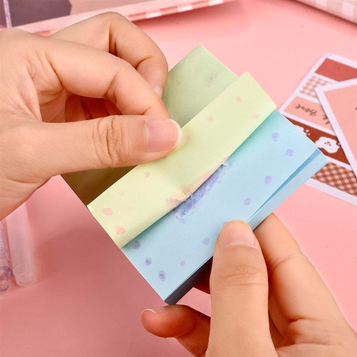 The glue pen makes gluing precise and easy!