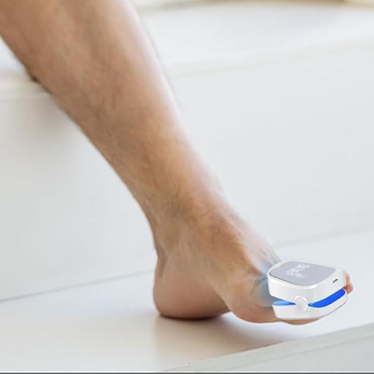 RepairNail, a laser nail care device - Image 3