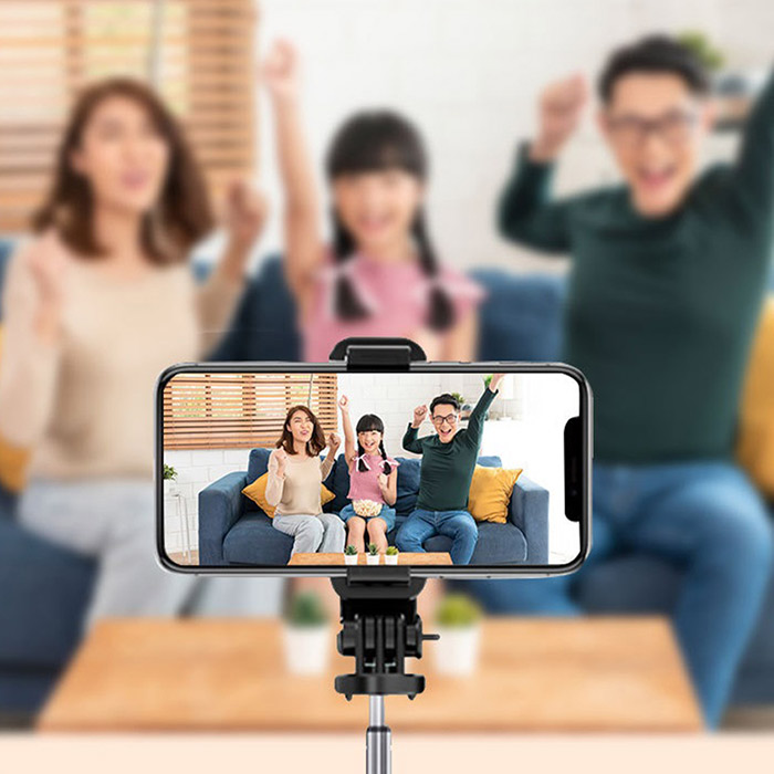 ScrollControl, Bluetooth remote control with convenient charging box - Image 6