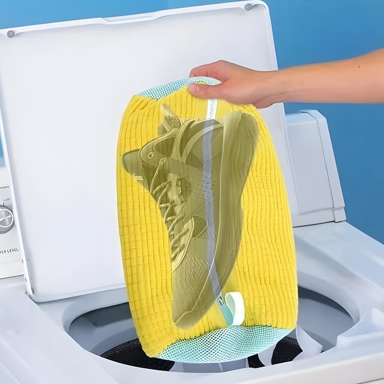 ShoeWash, a washable shoe cleaning bag - Image 4