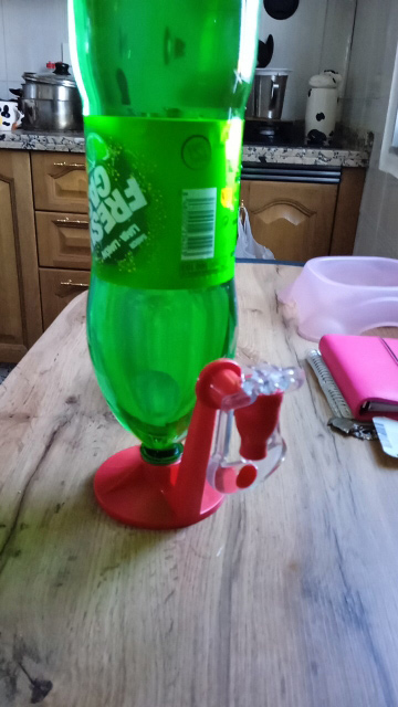 SodaTap, attachment for pouring a drink - Image 6