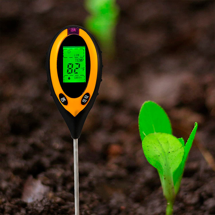 4 functions in 1 device – the soil tester measures soil moisture, temperature, soil pH and sunlight intensity!