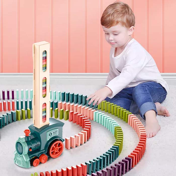 The domino train is a great didactic toy that promotes the development of fine motor skills!