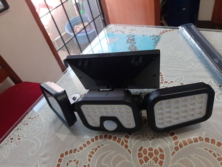 TripleSolar 3-sided solar lamp - Image 10