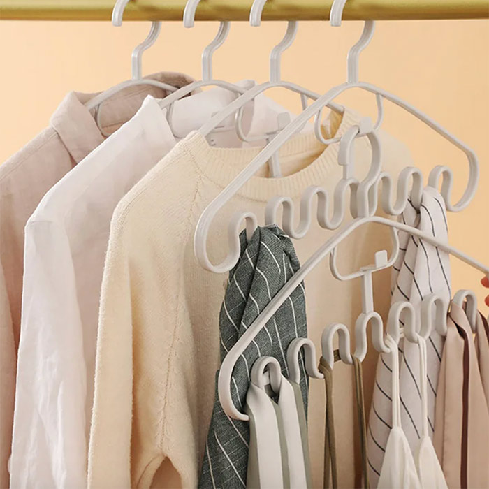 The hanger is suitable for different types of clothes!