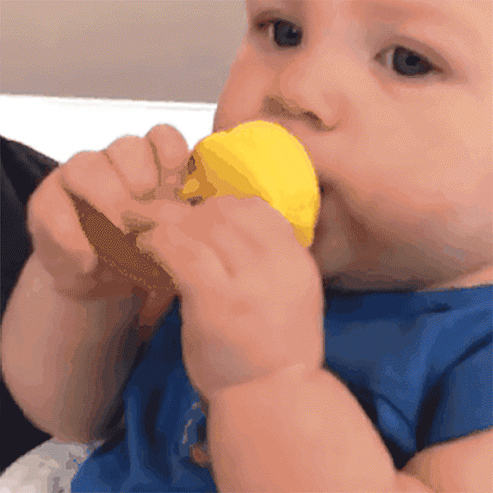 Yummi, an innovative pacifier for getting used to dense foods and learning about flavours (2 pcs.) - Image 7